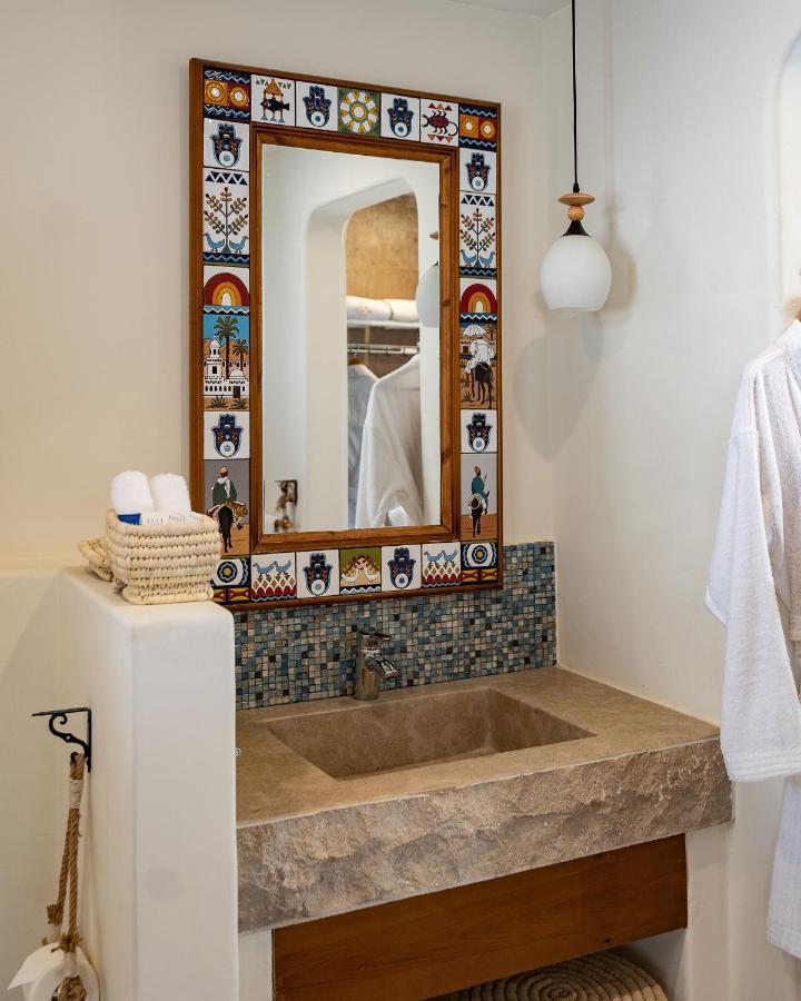 Benben By Dhara Hotels - Adults Only 아스완 외부 사진 Bathroom at the Hotel