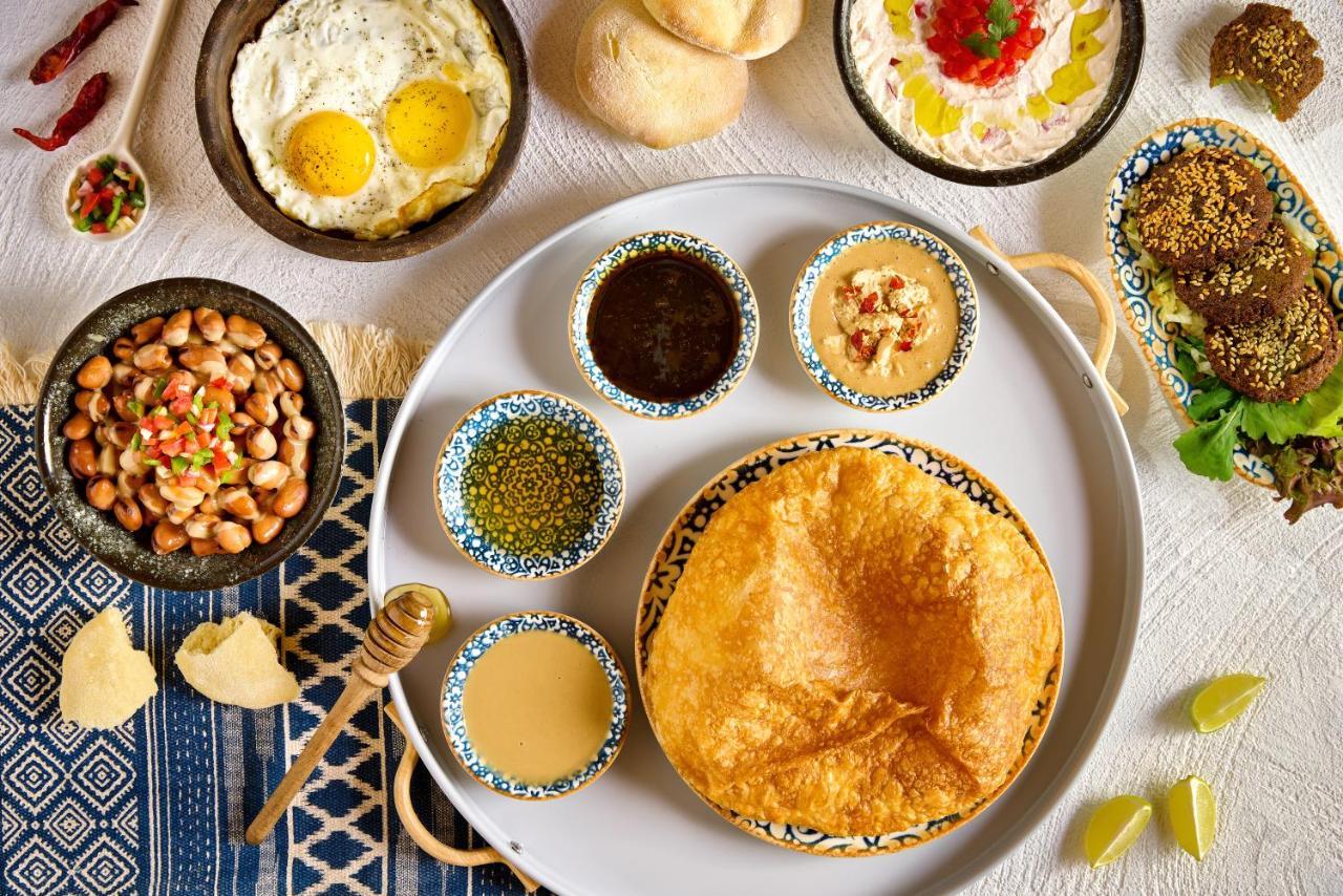 Benben By Dhara Hotels - Adults Only 아스완 외부 사진 A typical breakfast in Tunisia